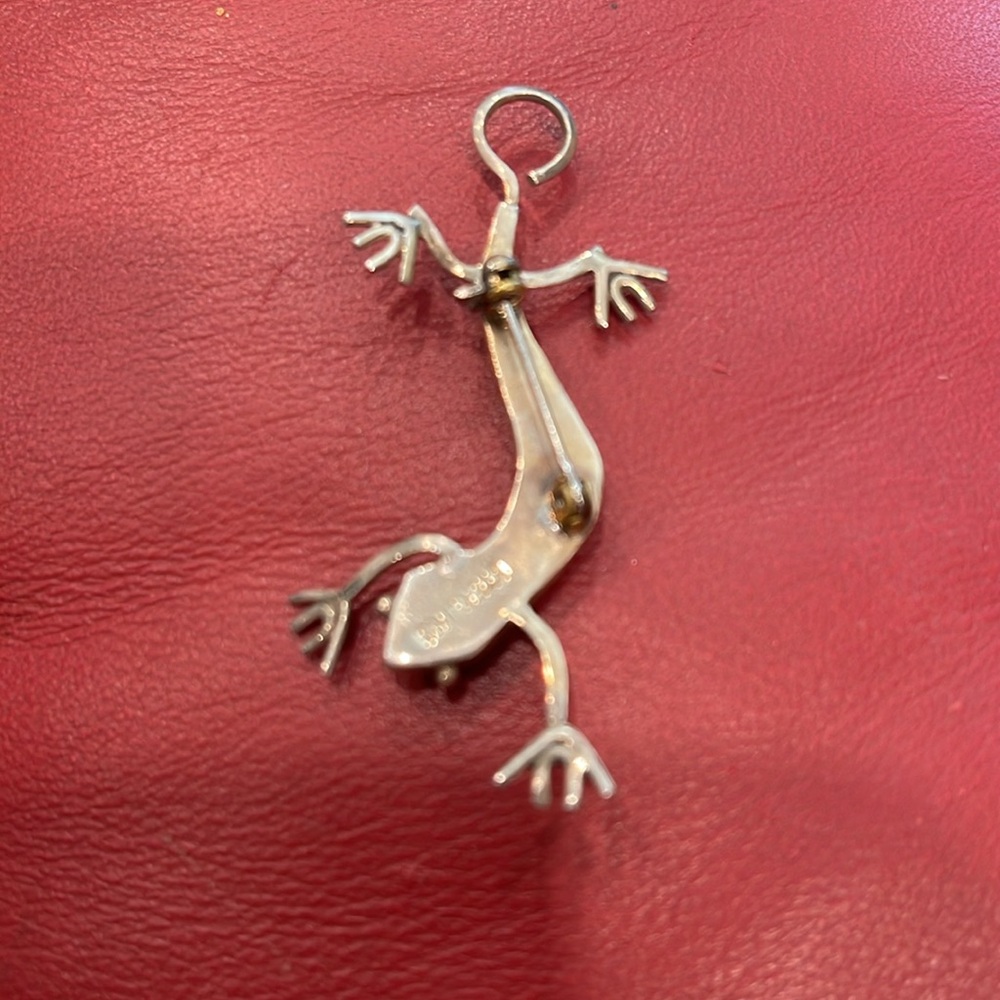 Sterling silver gecko pin - Picture 2 of 3